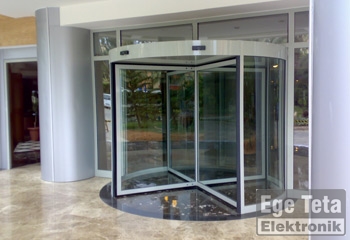 02 Otomatik Döner Kapı  