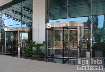 04 Otomatik Döner Kapı  