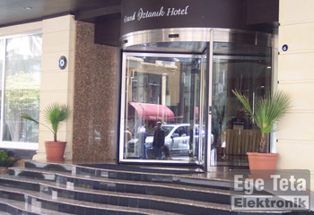 14 Otomatik Döner Kapı  