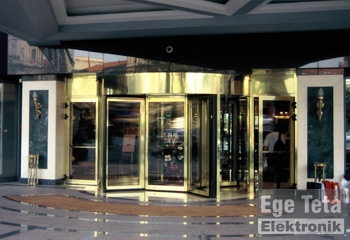 25 Otomatik Döner Kapı  