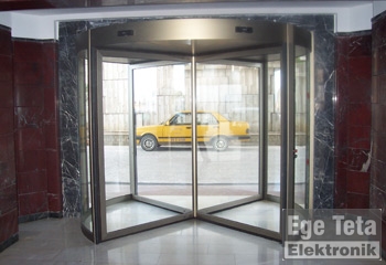 30 Otomatik Döner Kapı  
