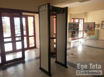 06 Kapı Tipi Metal Dedektörü  