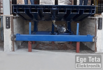 02 Menteşeli Yükleme Rampası  